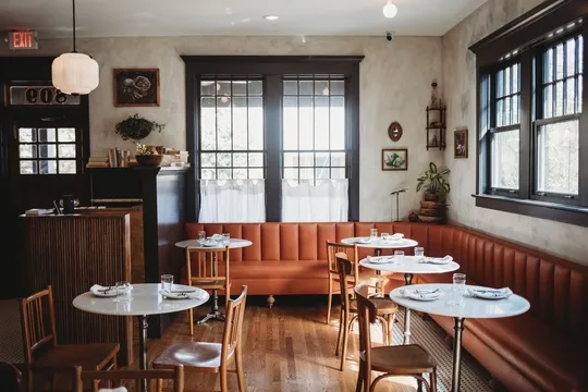 Elvie's — French restaurant in Jackson