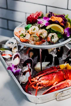 EMC Seafood & Raw Bar - San Jose — Seafood restaurant in San Jose