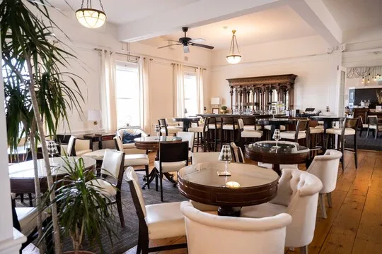 Emerson Inn By The Sea — Lounge restaurant in Rockport
