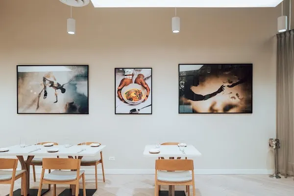 Esme Bar — American restaurant in Chicago