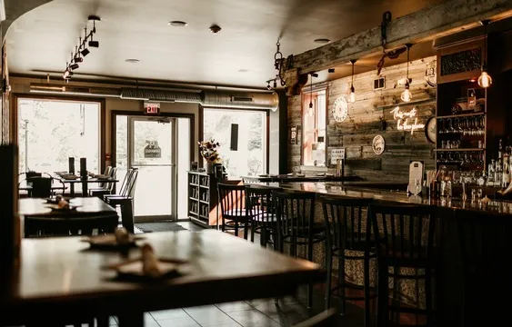 Farmhouse Tap + Tavern — Gastropub restaurant in Altamont
