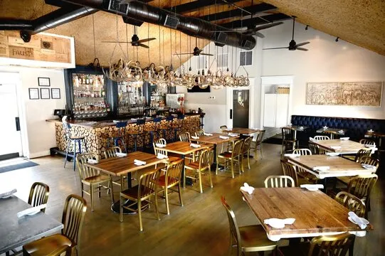 Field & Tides — American restaurant in Houston