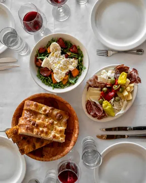 Fini Cafe — Italian American restaurant in Vineyard