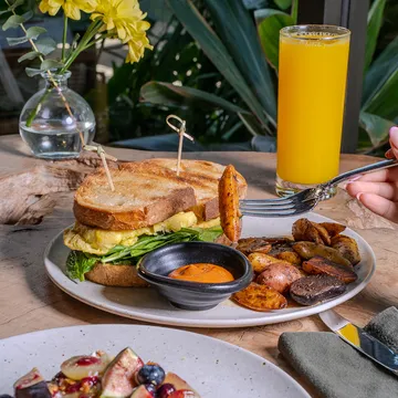 FLORA — Health Food restaurant in Miami