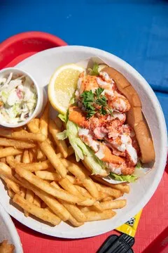 Flo's Drive In Portsmouth — Seafood restaurant in Portsmouth
