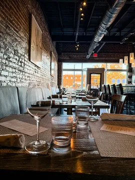 Four Eleven York — American restaurant in Norfolk