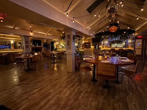 Frankie's Fabulous Italiano — Italian / Pizza restaurant in Hamptons