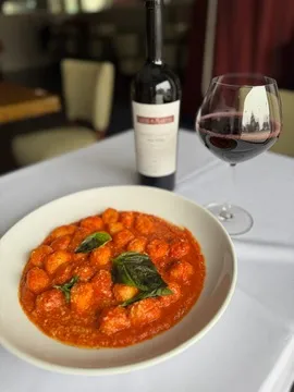 G Bar and Kitchen — Italian American restaurant in Swampscott
