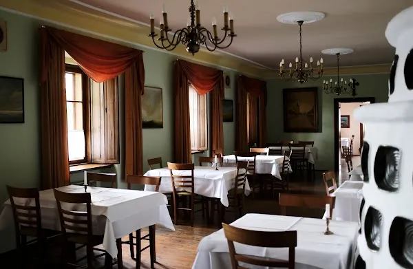 Gasthaus zur Dankbarkeit — International restaurant in Podersdorf