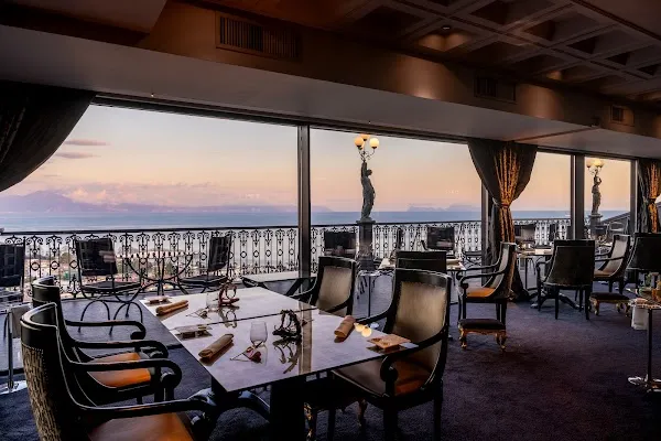 George Restaurant — Italian restaurant in Naples