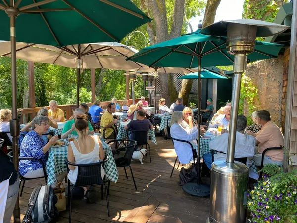 Giaco's Valley Roadhouse — American restaurant in San Geronimo