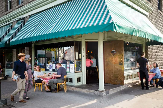 Gino's Restaurant and Bar — Italian restaurant in Portland
