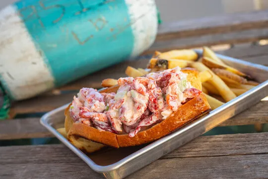 Green Island Oyster — Seafood restaurant in Worcester