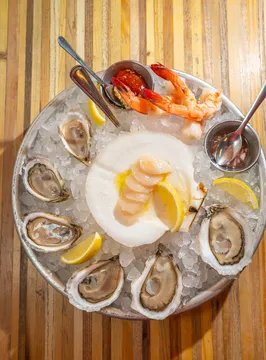 Greenpoint Fish & Lobster Co. — Seafood restaurant in New York