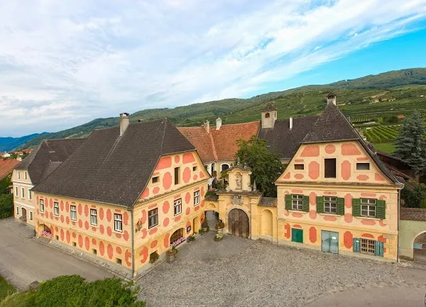 Gutshofrestaurant — Austrian restaurant in Weißenkirchen in der Wachau