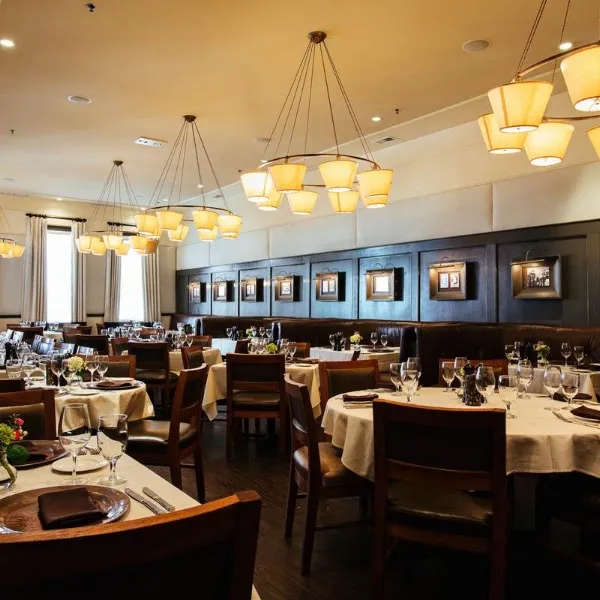 Halls Chophouse - Charleston — Steakhouse restaurant in Charleston