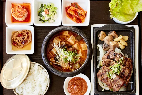 Hanwoori — Korean restaurant in Fort Lee