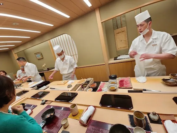 Harutaka — Sushi restaurant in Tokyo
