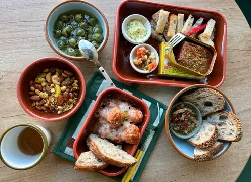Heaven & Earth — Drinks and Snacks restaurant in New York
