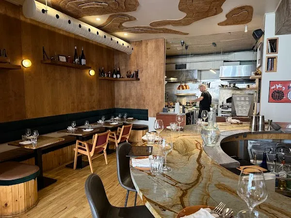Heni — French restaurant in Montréal