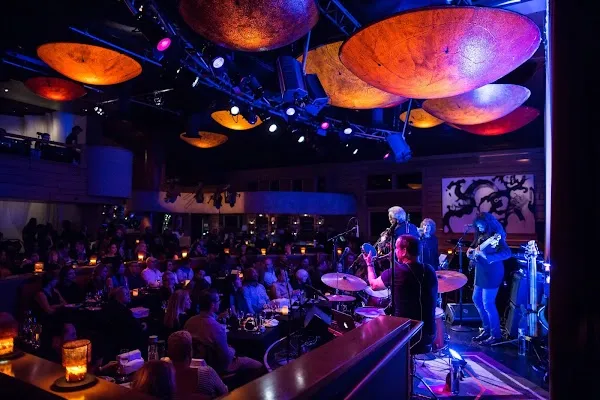 Herb Alpert's Vibrato Grill & Jazz — American restaurant in Los Angeles