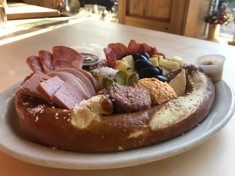 Hollerbachs German Restaurant — German restaurant in Sanford