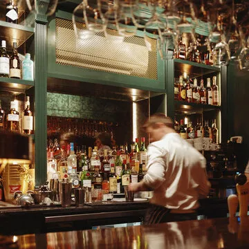 Hunter's Head Tavern — Modern British restaurant in Upperville