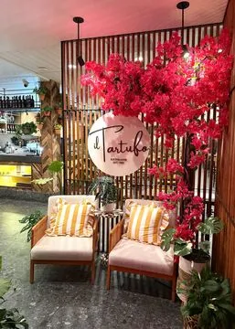 Il Tartufo Ristorante — Italian restaurant in Parkland