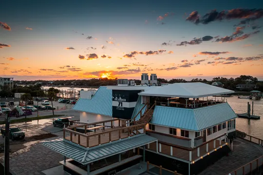 Islander 71 Fish House — Seafood restaurant in Isle of Palms