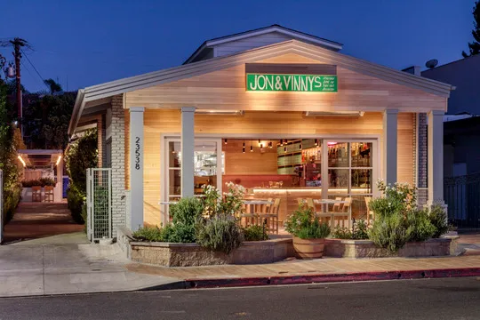Jon & Vinny's - Calabasas — Italian restaurant in Calabasas