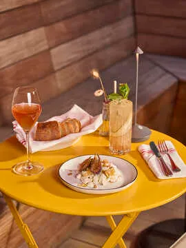 La Bonne Soupe — French restaurant in New York
