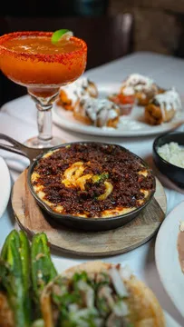 La Cantina — Mexican restaurant in Chicago