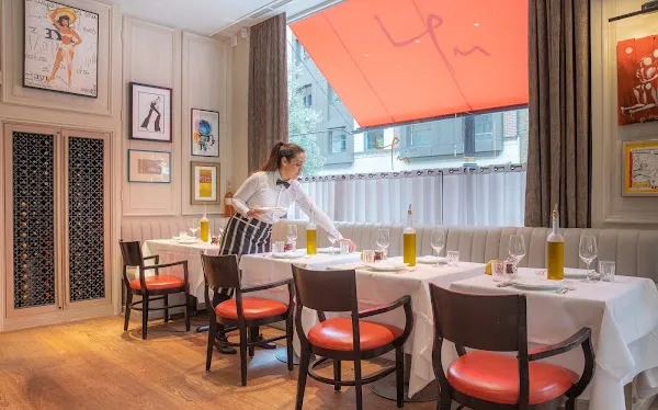 La Petite Maison — French restaurant in London