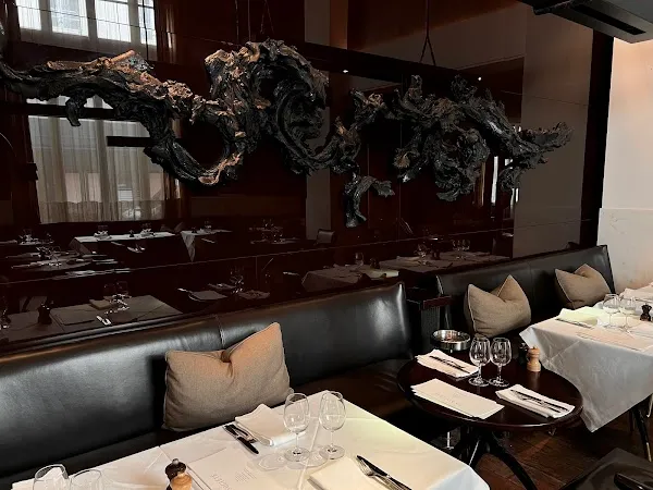 La Société — French restaurant in Paris