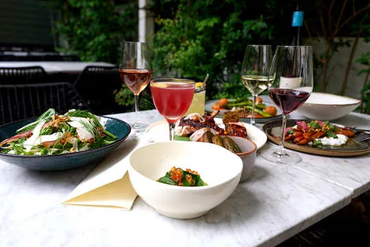 L'accolade — French restaurant in New York