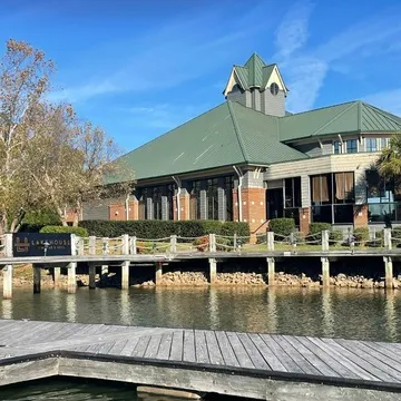 Lakehouse Wine Bar and Grill — Contemporary American restaurant in Cornelius