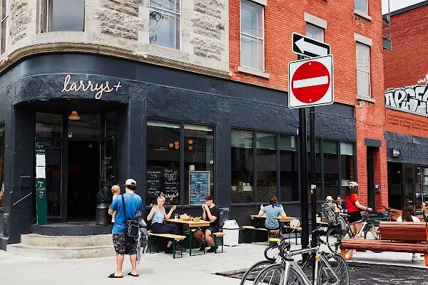 larrys — French restaurant in Montréal