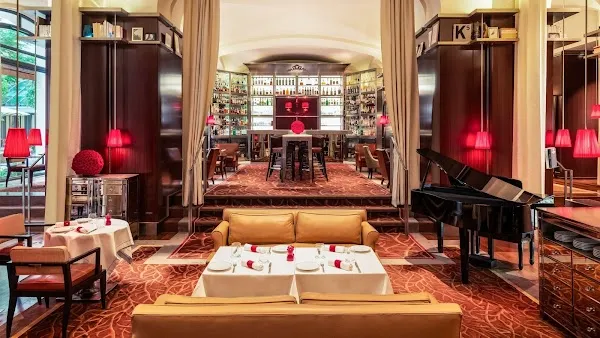 Le Bar Long — French restaurant in Paris