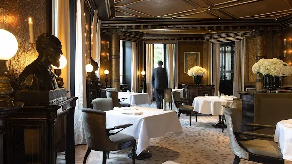 Le Gabriel — French restaurant in Paris