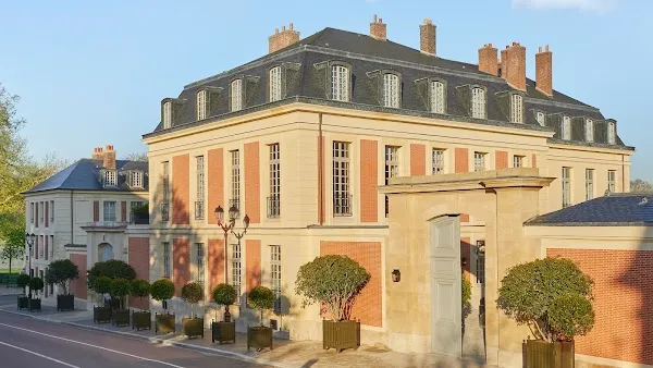 Le Grand Contrôle — French restaurant in Versailles