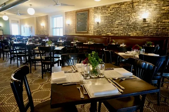 Le Reve Pâtisserie & Café — French restaurant in Milwaukee