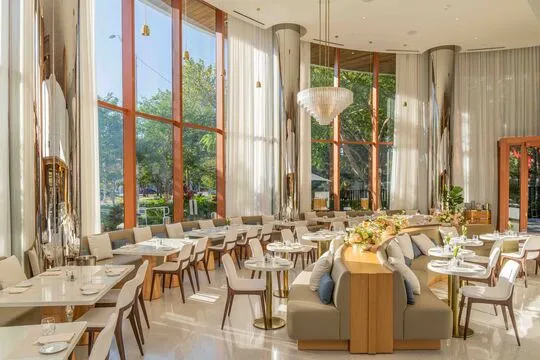 Le Specialita Café & Market — Italian restaurant in Miami