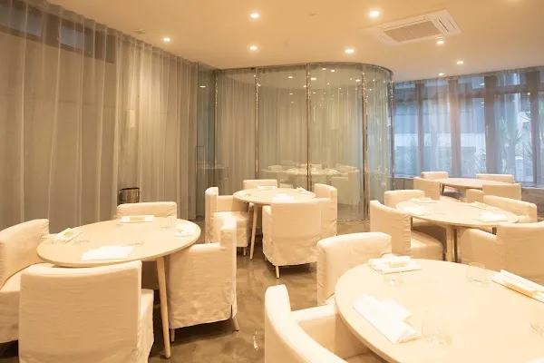 L'eclaireur — French restaurant in Tokyo