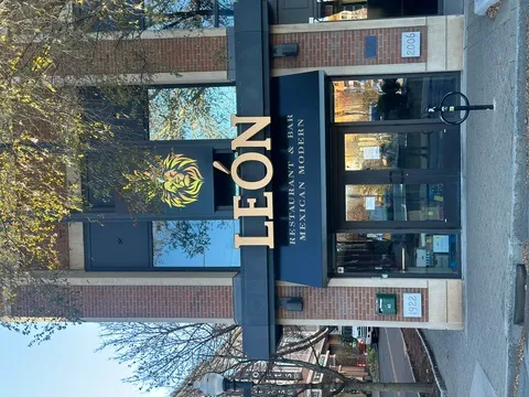 León Restaurant & Bar — Peruvian restaurant in West Hartford