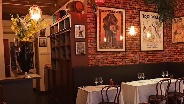 Les Bouchons Ann Siang — Western restaurant in Singapore