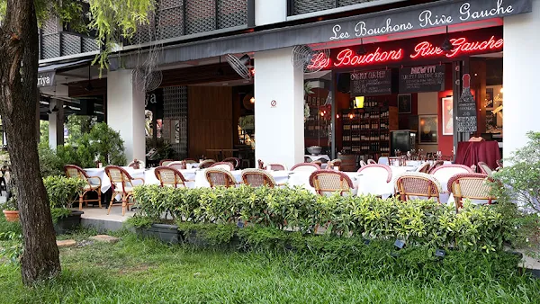 Les Bouchons Robertson Quay — Western restaurant in Singapore
