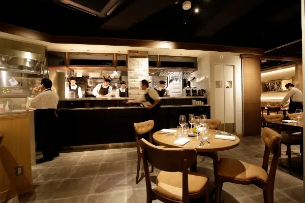 Les Copains de Dominique Bouchet — Bistro restaurant in Tokyo