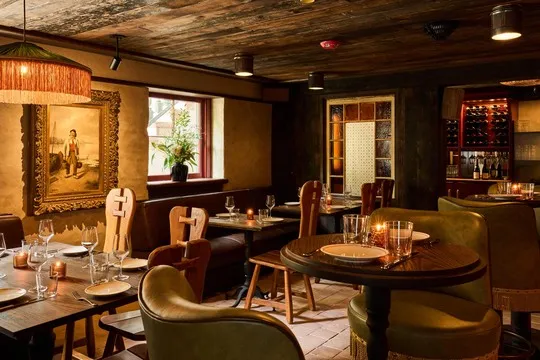 Lester's — French - American restaurant in Savannah