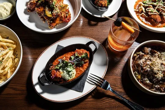 Lou Lou's Tavern — New American restaurant in Charleston