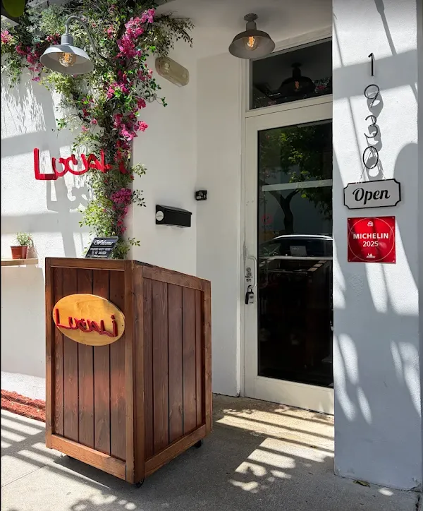 Lucali Miami — Pizza restaurant in Miami